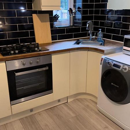 One Bedroom Apartment In Walsall Sleeps 4 Free Wifi By Villazu Bloxwich Εξωτερικό φωτογραφία