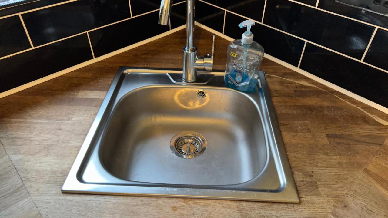 One Bedroom Apartment In Walsall Sleeps 4 Free Wifi By Villazu Bloxwich Εξωτερικό φωτογραφία