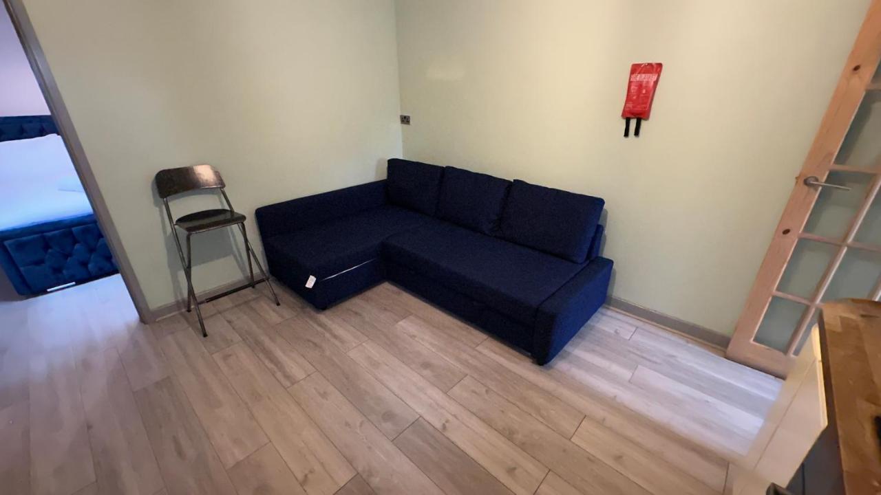 One Bedroom Apartment In Walsall Sleeps 4 Free Wifi By Villazu Bloxwich Εξωτερικό φωτογραφία