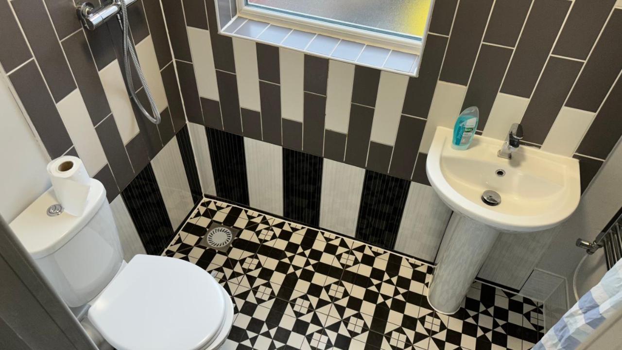 One Bedroom Apartment In Walsall Sleeps 4 Free Wifi By Villazu Bloxwich Εξωτερικό φωτογραφία